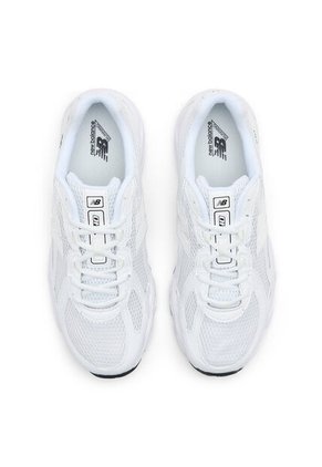 TENIS NEW_BALANCE UNISEXO U740WW2 740 Talla 7.5