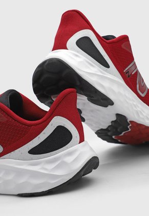 Tenis Running Vinotinto-Blanco-Plateado New Balance Fresh Foam Arishi