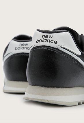 Tenis Lifestyle Negro-Beige-Blanco New Balance 373