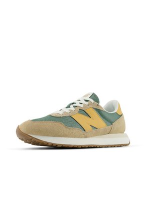 Tenis New Balance 237 Hombre-Verde/Café