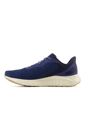 Tenis New Balance Fresh Foam Arishi V4 Hombre-Azul