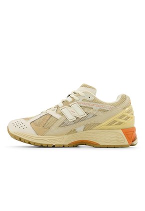 TENIS NEW_BALANCE UNISEXO U1906NE 1906 UTILITY Talla 8.5