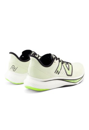 Tenis New Balance Rebel Hombre-Verde