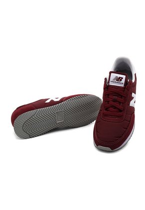 Tenis Lifestyle Vinotinto-Blanco New Balance UL 720 AC