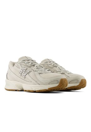 TENIS NEW_BALANCE UNISEXO U7407KF 740 Talla 6