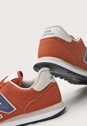 Tenis Lifestyle Terracota-Azul-Marfil New Balance 500 v2