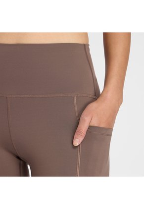 Leggings New Balance Originales Sleek Pocket Café Para Mujer