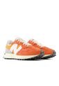 Tenis New Balance 327 Unisex-Naranja de New Balance