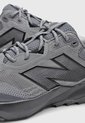 Tenis Trail Running new balance DynaSoft Nitrel v6 Gris de New Balance