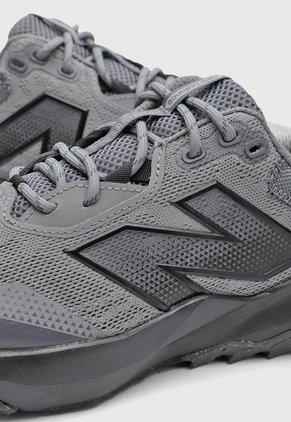 Tenis Trail Running new balance DynaSoft Nitrel v6 Gris