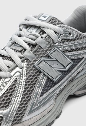 Tenis new balance 1906R Gris