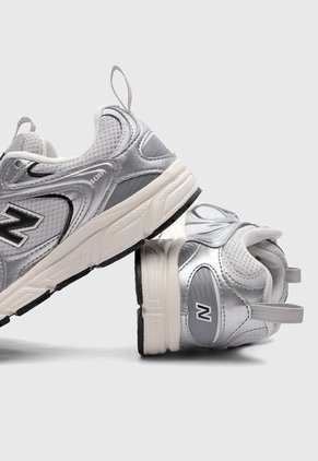Tenis new balance 408 Gris