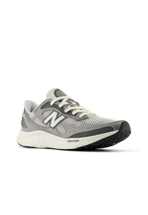 TENIS NEW_BALANCE HOMBRE MARISTG4 ARISHI V4 Talla 8