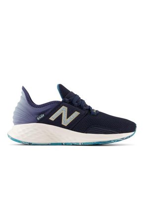 Tenis New Balance Fresh Foam Roav Mujer-Azul Oscuro