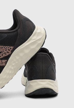 Tenis new balance Arishi v4 Marrón