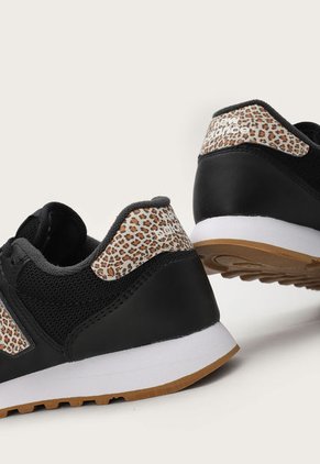 Tenis Lifestyle Negro-Café-Blanco New Balance 500 v2