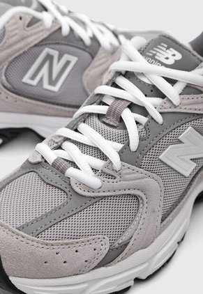 Tenis new balance 530 Gris