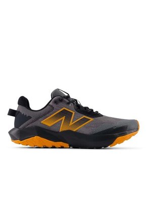 TENIS NEW_BALANCE HOMBRE MTNTRCS6 NITREL V6 Talla 10.5