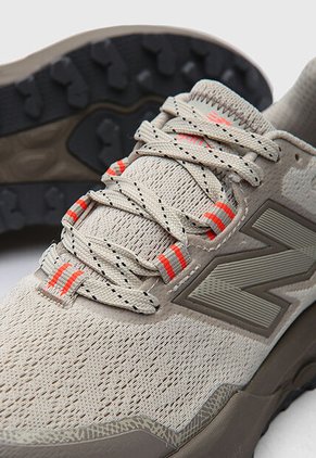 Tenis new balance Garoé V2 Beige