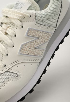 Tenis Lifestyle Marfil-Beige-Blanco New Balance 500