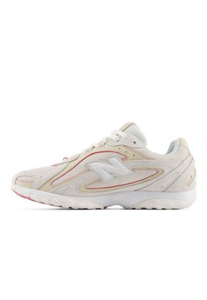 Tenis Lifestyle Unisex 204L New Balance U204LSC