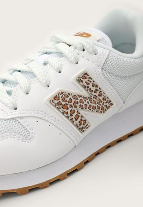 Tenis Lifestyle Blanco-Café New Balance 500