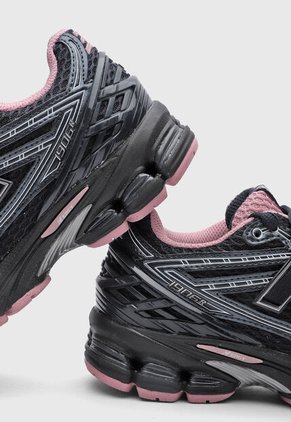 Tenis Lifestyle new balance 1906R Negro