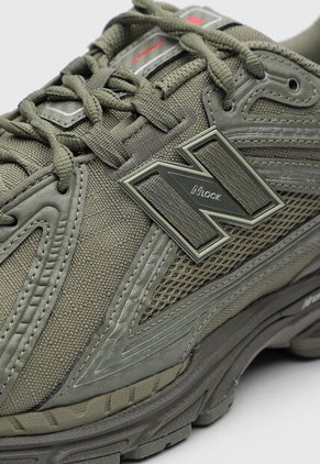 Tenis new balance 1906R Verde