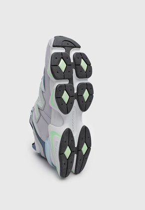 Tenis new balance 9060 Gris