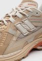 Tenis new balance 1906R Café de New Balance