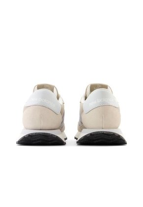 Tenis New Balance 237 Mujer-Beige