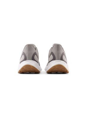 Tenis New Balance Fresh Foam Arishi V4 Hombre