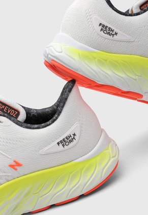 Tenis Running Blanco-Amarillo Neón-Naranja New Balance Fresh Foam X Evoz v3