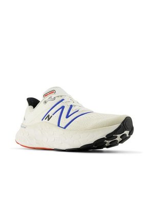 Tenis New Balance Fresh Foam More -Blanco