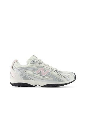 Grade School 204L Lace New Balance G204L9EA