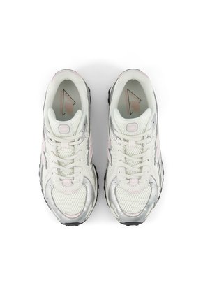 Grade School 204L Lace New Balance G204L9EA