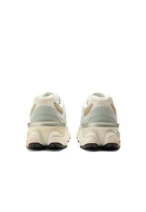 Tenis Lifestyle 9060 Lace New Balance G90604BR