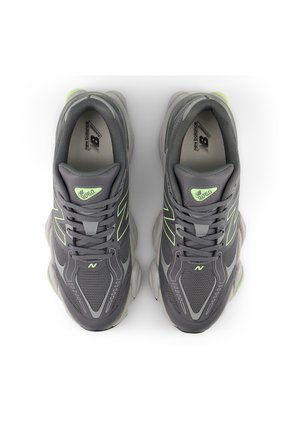 Tenis Deportivo New Balance Original Abzorb 9060 Gris Unisex