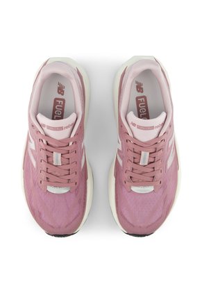 Women's FuelCell Rebel V5 New Balance WFCX327
