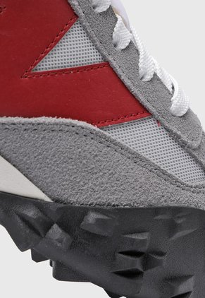 Tenis Lifestyle Gris-Azul Navy-Rojo New Balance XC-72