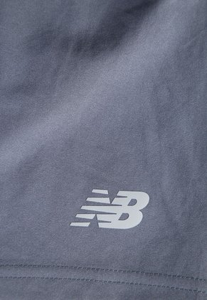 Pantaloneta new balance Sport Essential Gris