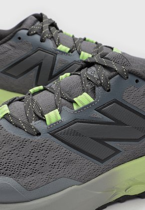 Tenis Trail Running new balance Garoé Gris