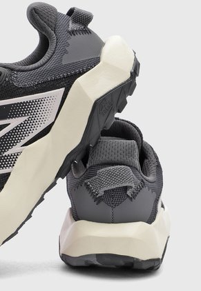 Tenis Trail Running new balance DynaSoft Nitrel v6 Negro