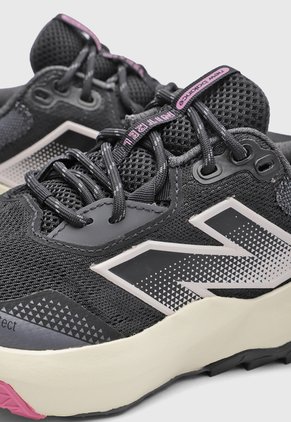 Tenis Trail Running new balance DynaSoft Nitrel v6 Negro