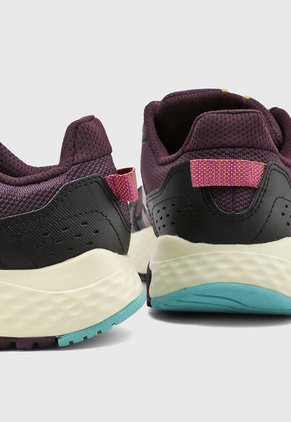 Tenis Trail Violeta-Negro-Marfil new balance 410 V8