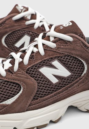 Tenis Lifestyle new balance 530 Marrón