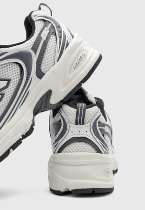 Tenis Lifestyle new balance 530 Blanco