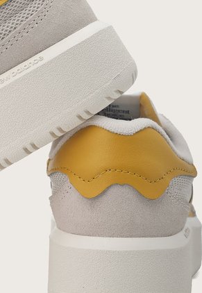 Tenis Lifestyle Beige-Dorado-Mostaza New Balance CT302