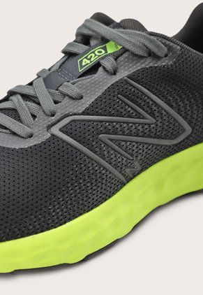 Tenis Running Negro-Amarillo Neón New Balance 420 v3