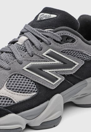 Tenis Lifestyle new balance 9060 Gris